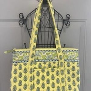 Vera Bradley Tote in Betsy Citrus Print